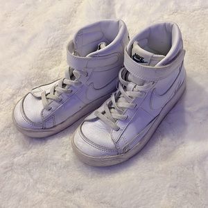 Boys Nike Blazer Mid size 12